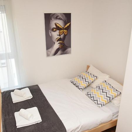 סוקו בניה Millenium Apartment מראה חיצוני תמונה